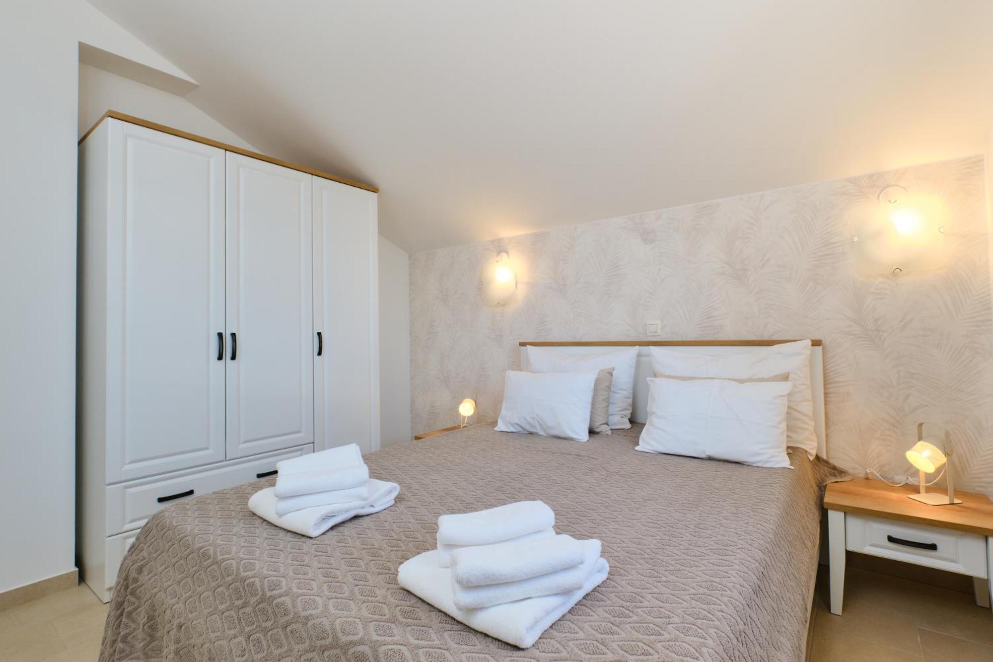 Apartments Divna Mali Lošinj Eksteriør bilde