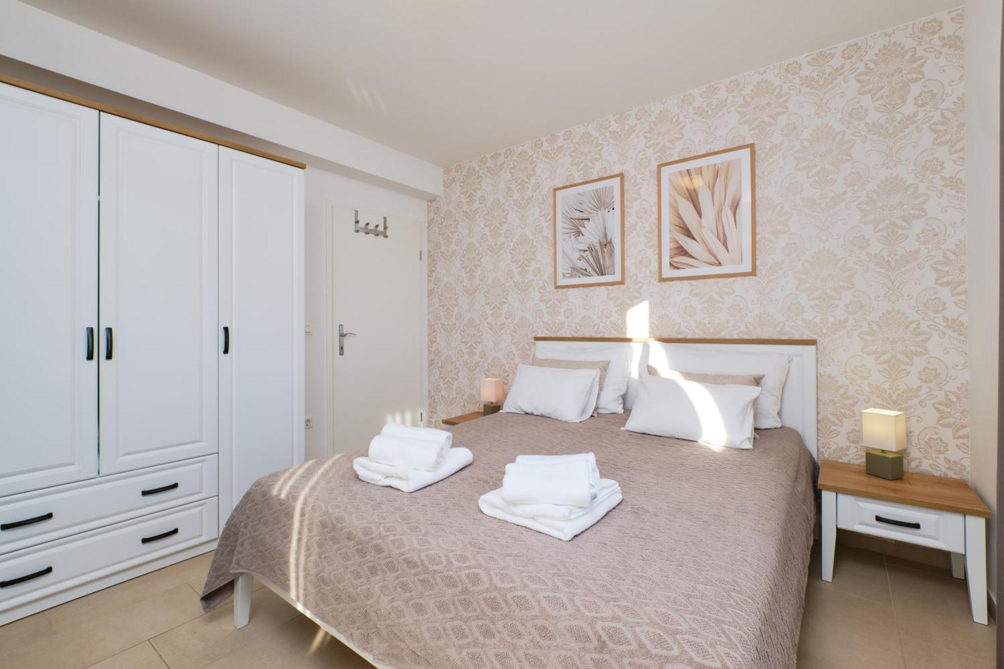 Apartments Divna Mali Lošinj Eksteriør bilde